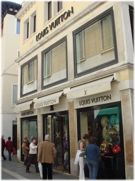 louis vuitton italian|louis vuitton italy locations.